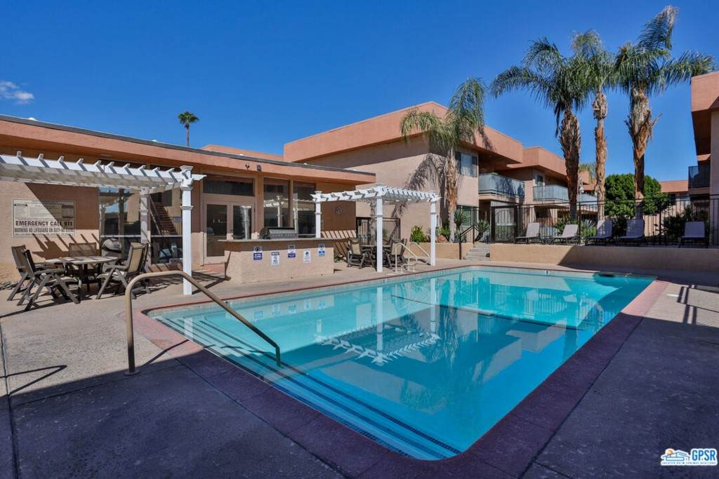 400 Sunrise Way - Photo 1