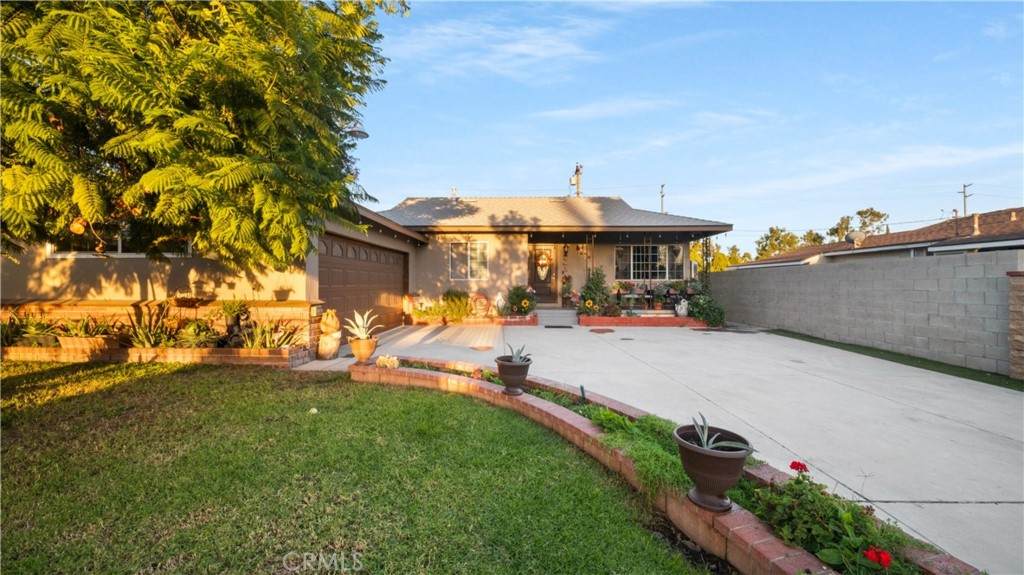 17884 Owen Street - Photo 1