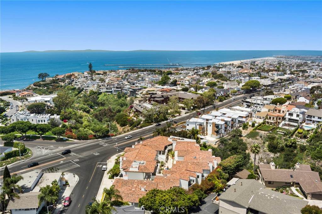 401 Seaward Road - Photo 1