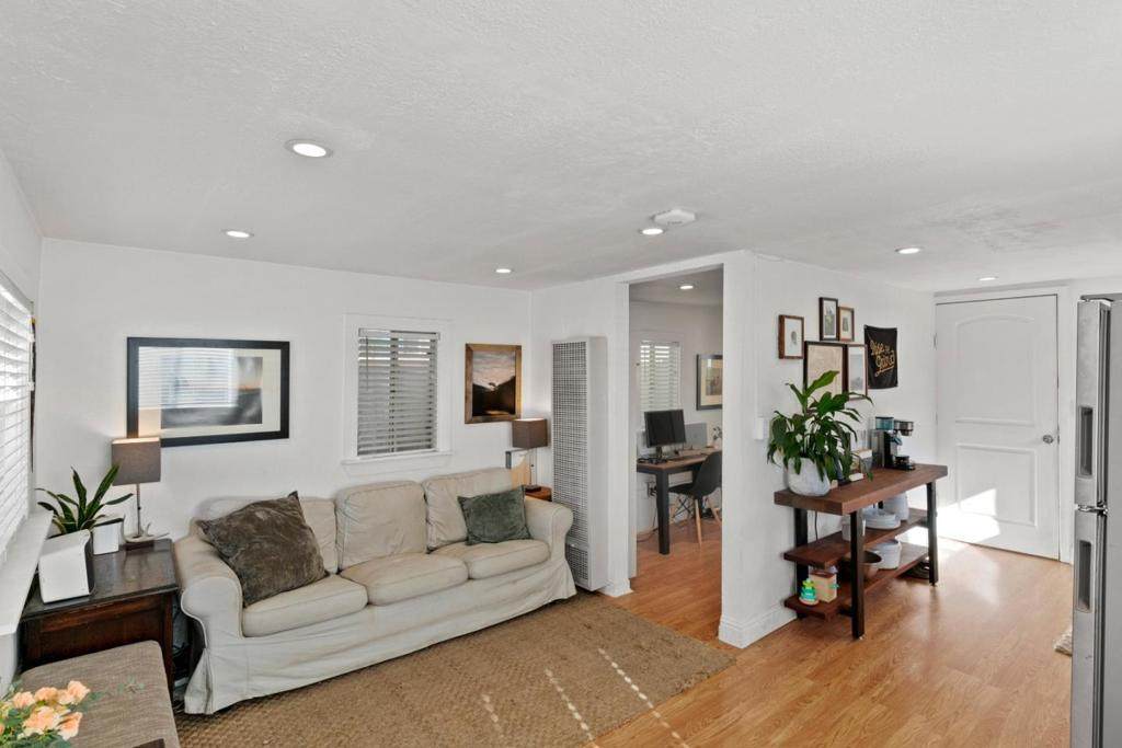 1436 Luxton Street - Photo 1