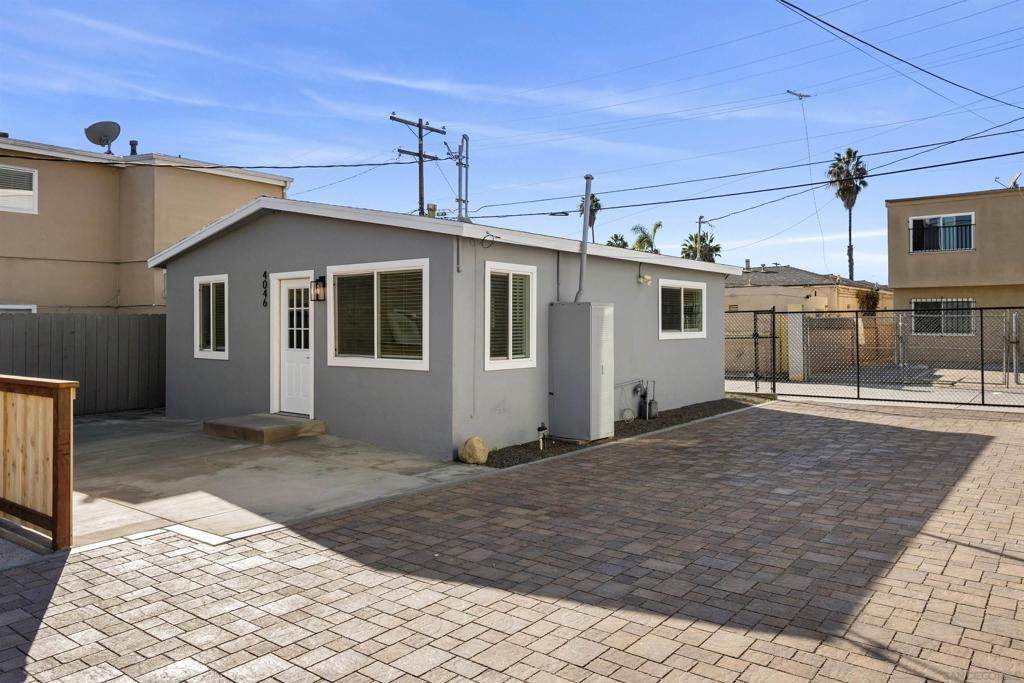 4046 Cherokee Ave - Photo 1