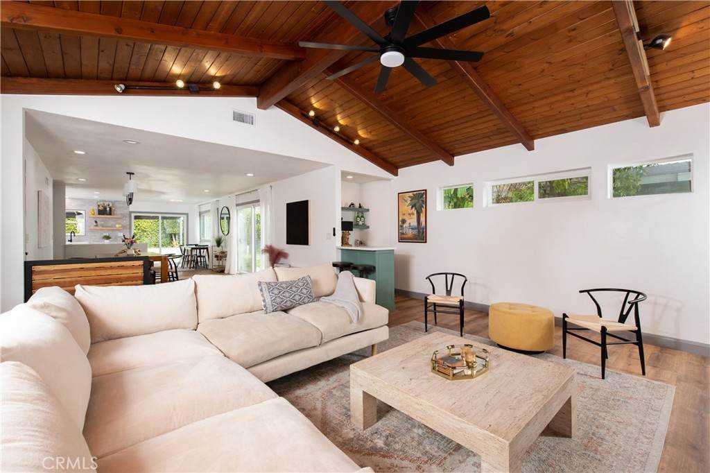 3841 Sycamore Avenue - Photo 1