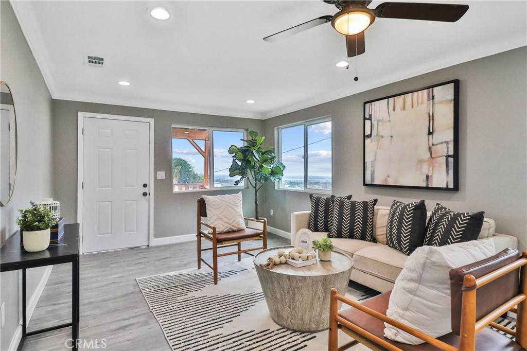 3877 3877 1/2 Meisner Street - Photo 1