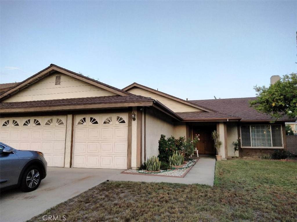 1372 Isadora Way - Photo 1