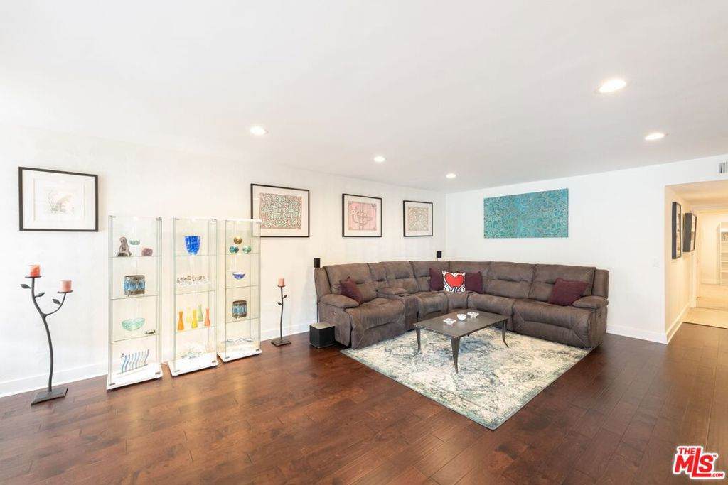1221 Kings Road - Photo 1