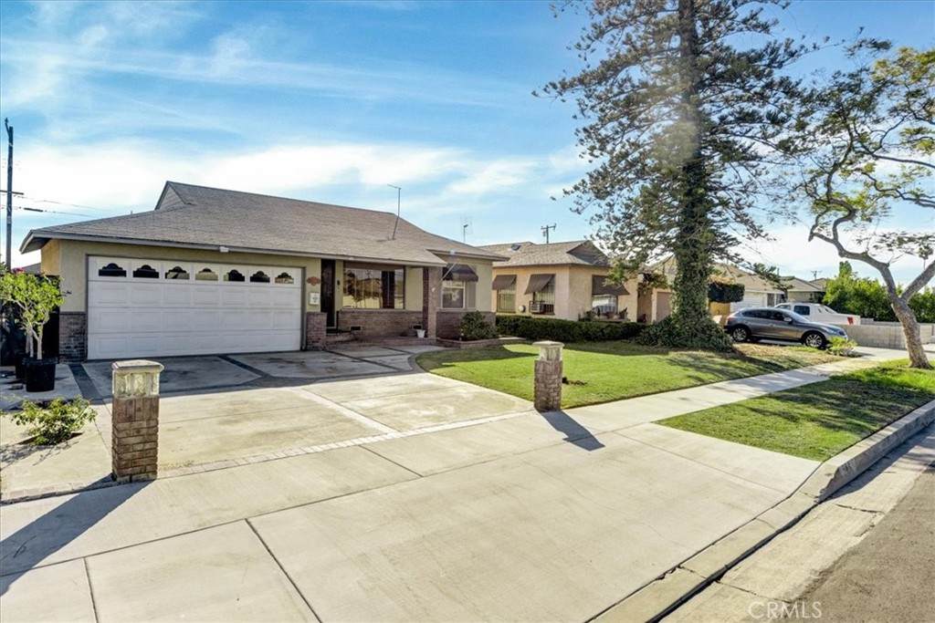 206 137th Street - Photo 1