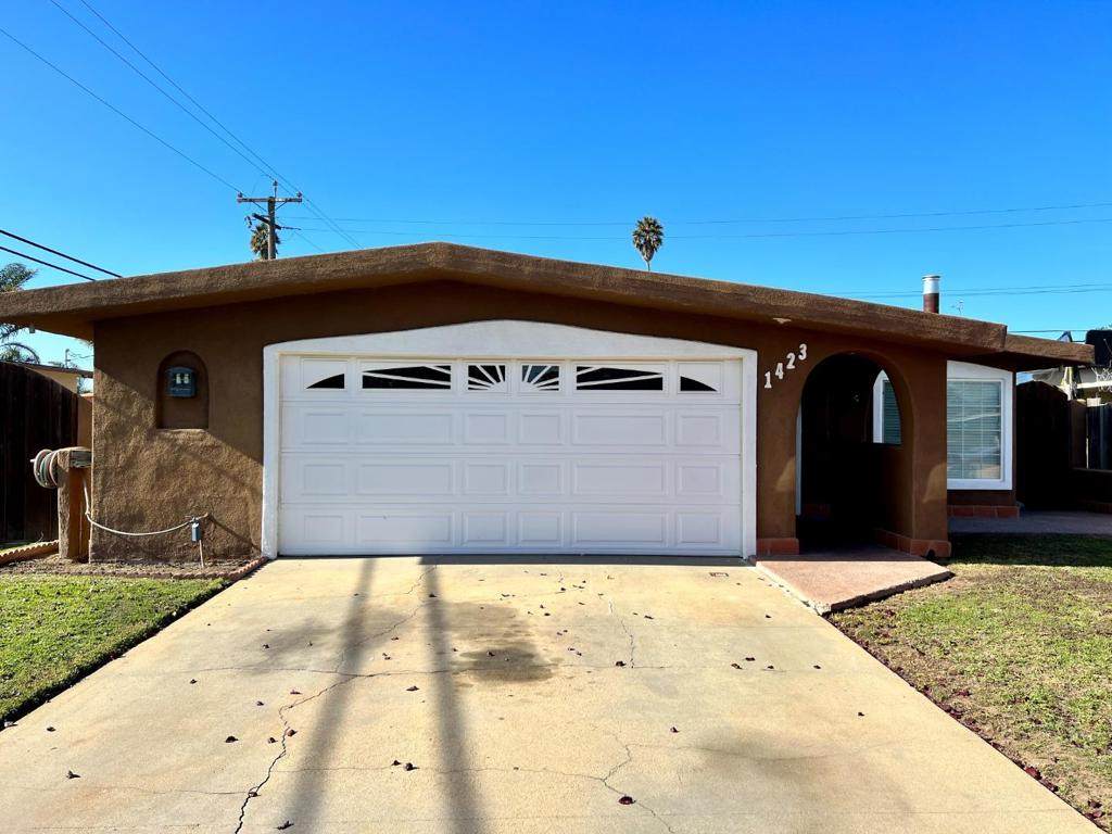 1423 Ramona Avenue - Photo 1