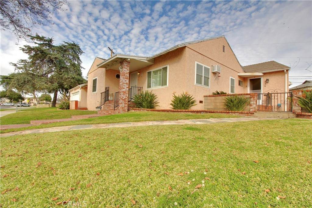324 Pickering Way - Photo 1