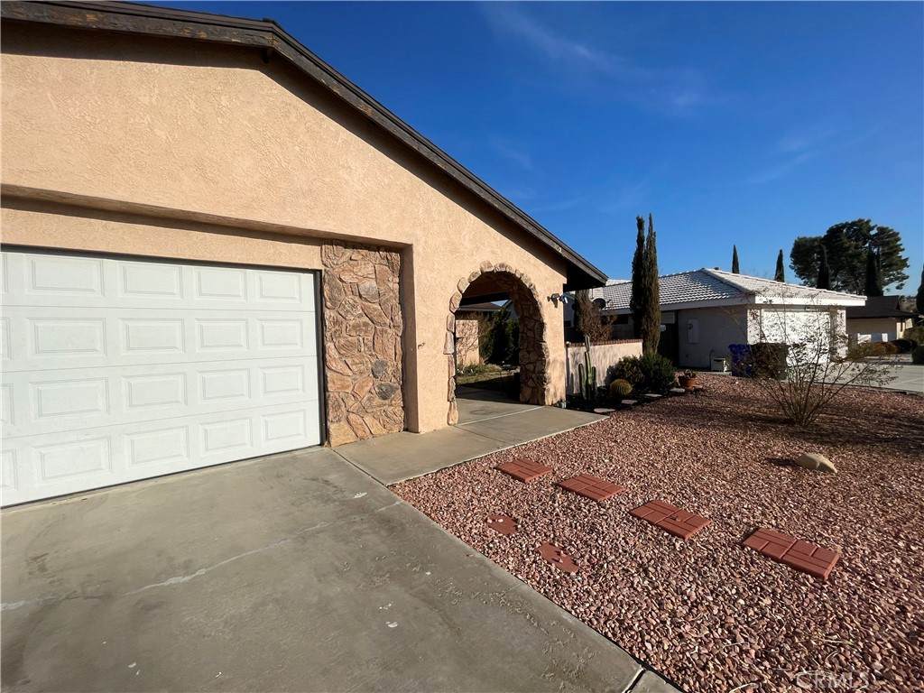 13825 Oakmont Drive - Photo 1