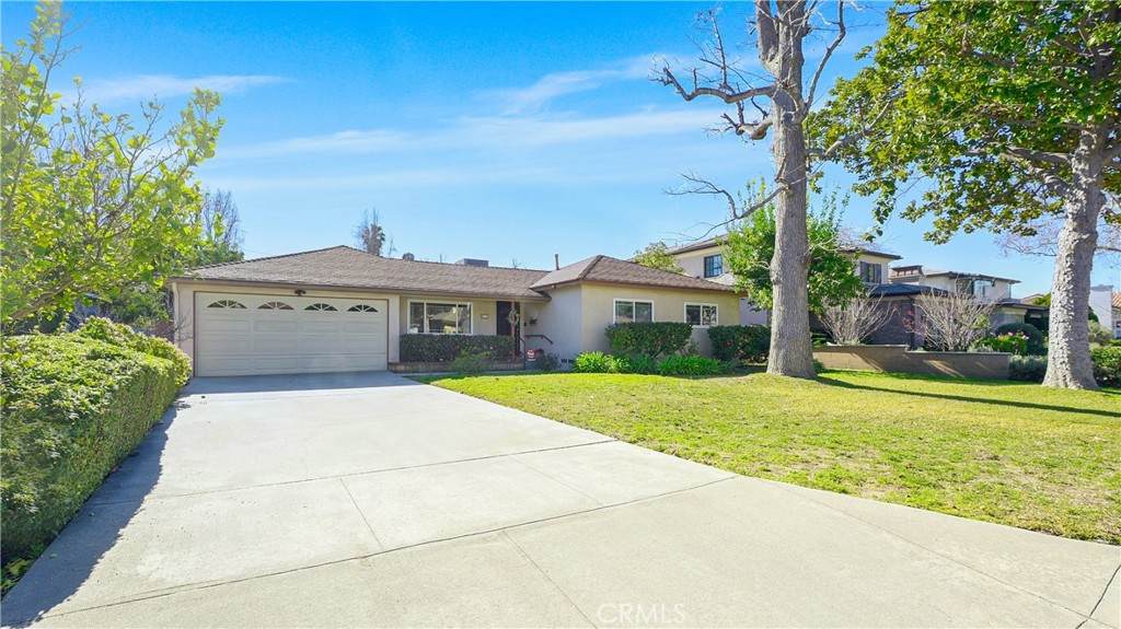 414 Wistaria Avenue - Photo 1