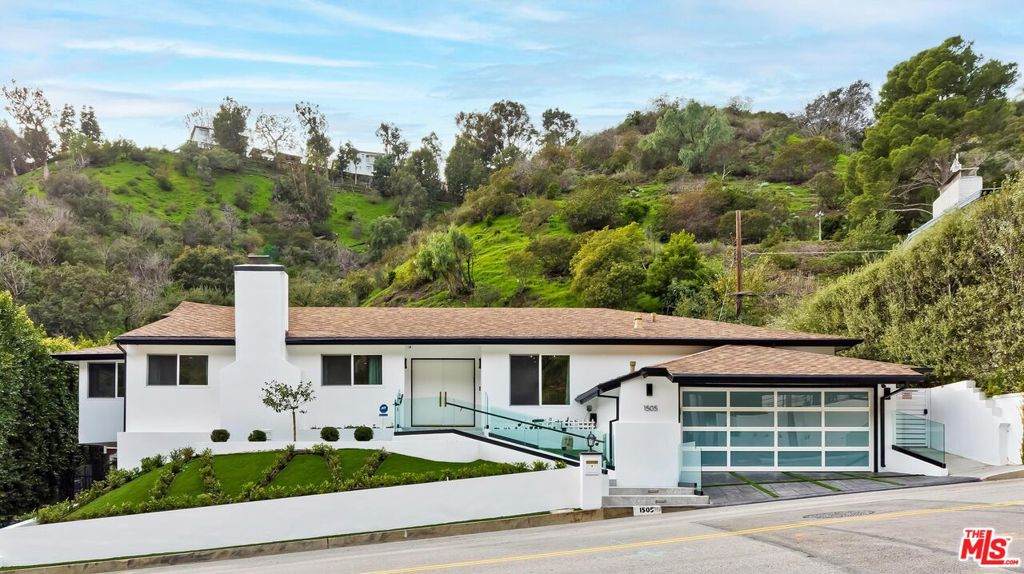 1505 San Ysidro Drive - Photo 1