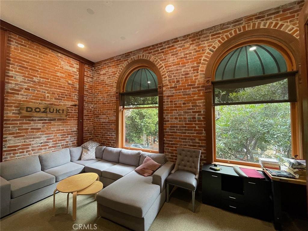 762 Higuera - Photo 1