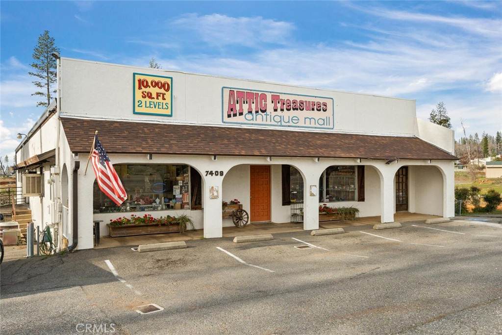 7409 Skyway - Photo 1