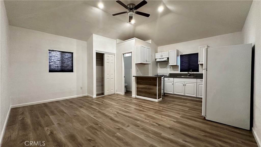 331 65th Street - Photo 1