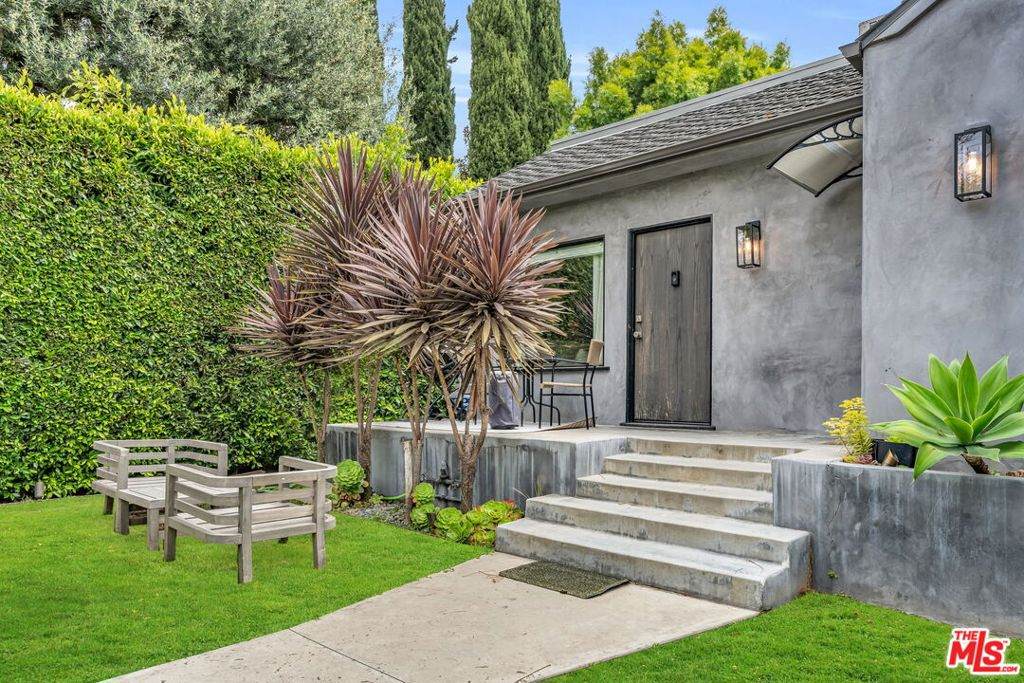 460 La Jolla Avenue - Photo 1