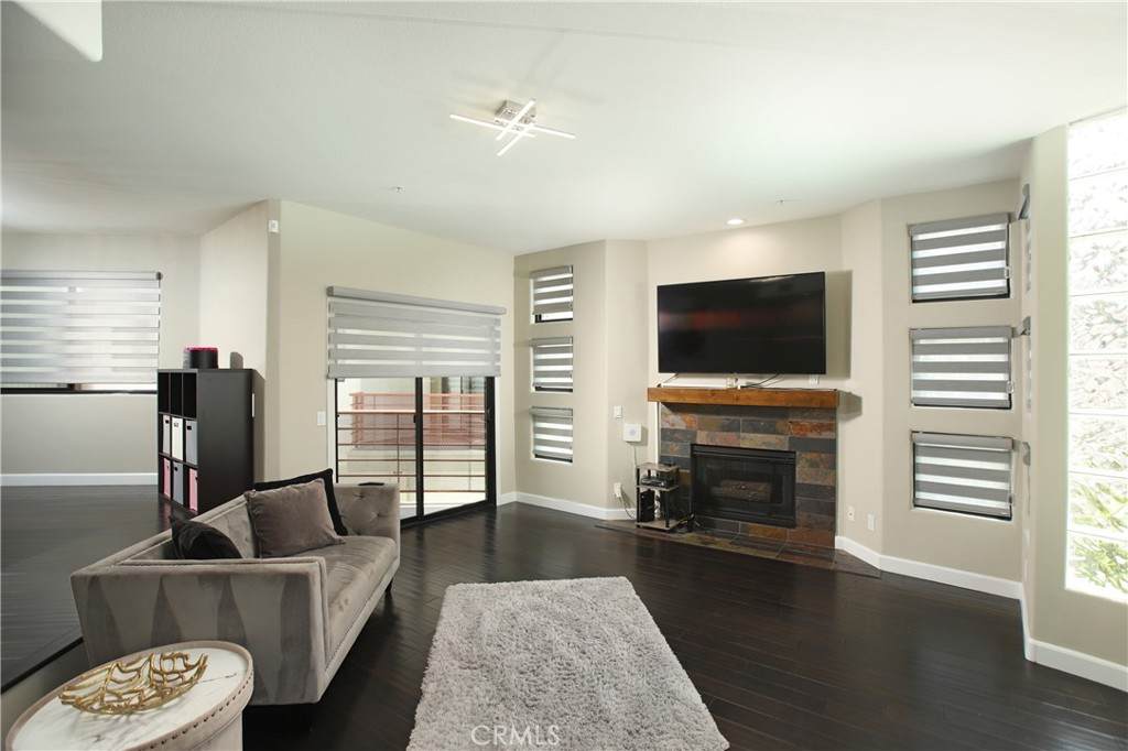 1432 Barrington Way - Photo 1