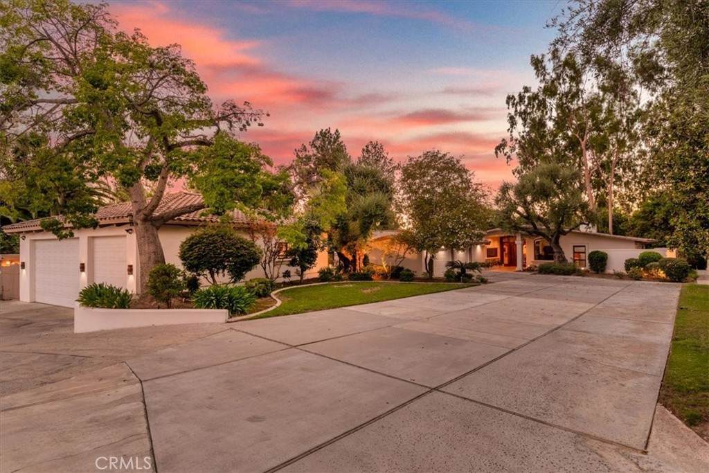2100 Hathaway Place - Photo 1