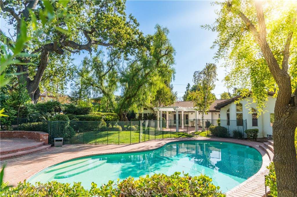 5054 Encino Avenue - Photo 1