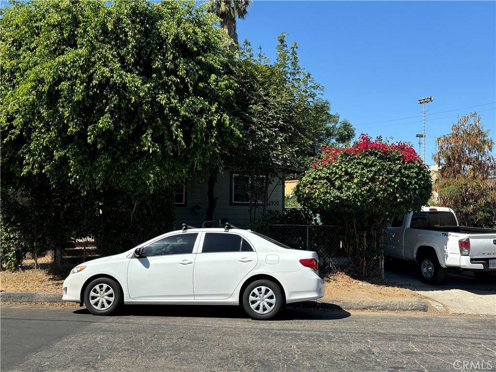 1930 Blake Avenue - Photo 1