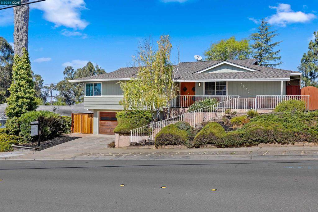 2932 Oakes Drive - Photo 1