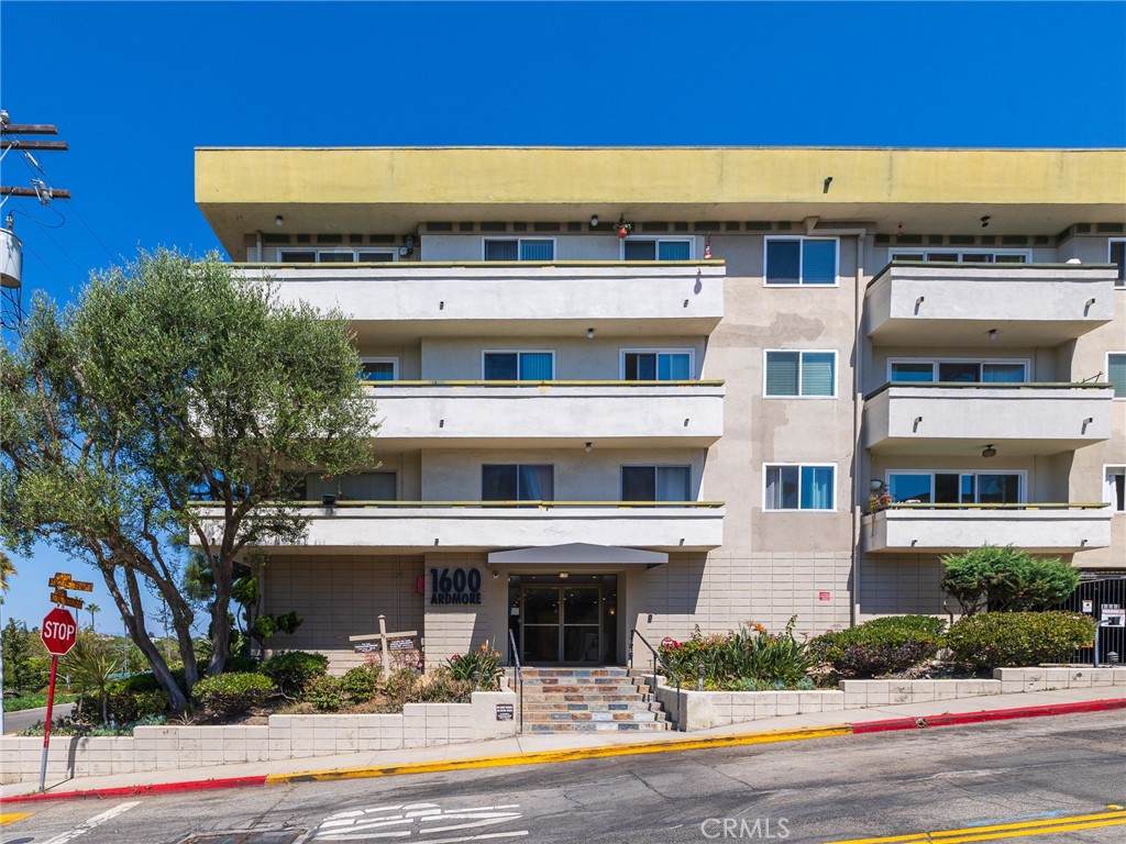1600 Ardmore Avenue - Photo 1