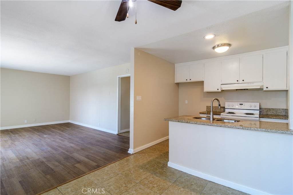 5500 Ackerfield Avenue - Photo 1