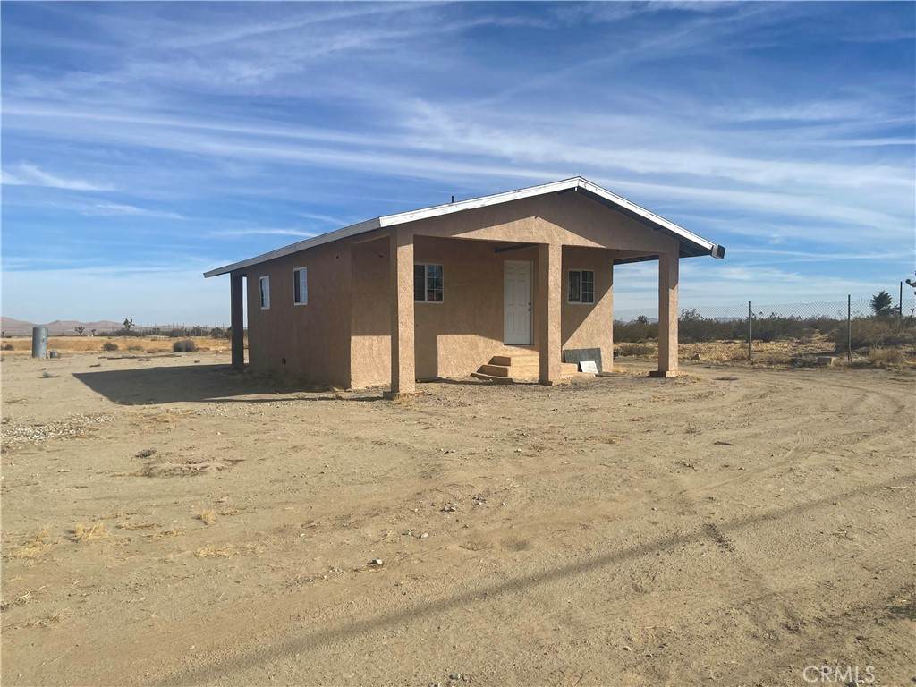 18645 Palmdale Boulevard - Photo 1