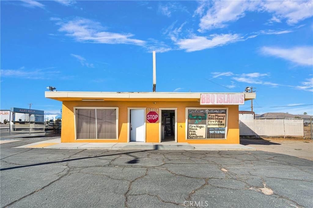 9464 Hesperia Road - Photo 1
