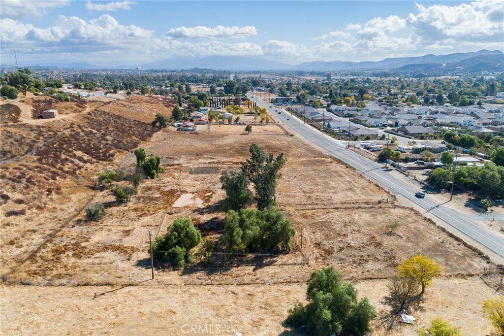 21026 Palomar Street - Photo 1