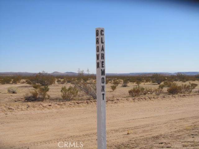 5007 Brown Boulevard - Photo 1
