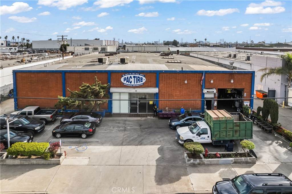 400 Alondra Boulevard - Photo 1