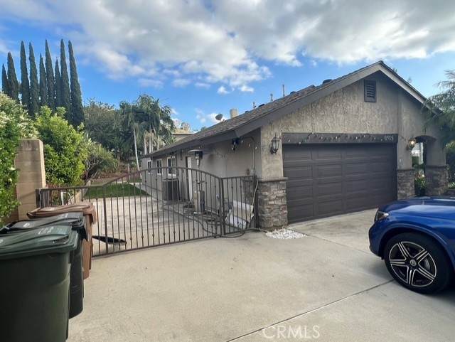 6105 Stonehurst Plaza - Photo 1