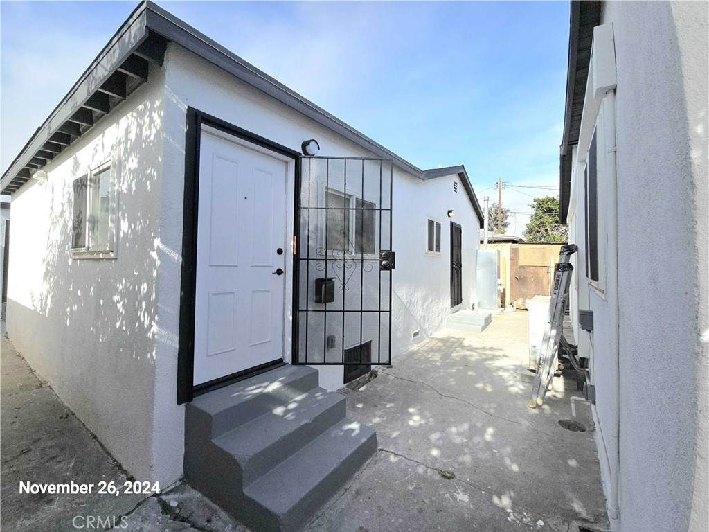 10916 Inglewood Avenue - Photo 1