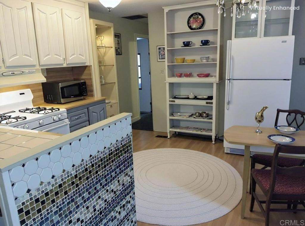 200 El Camino Real - Photo 1