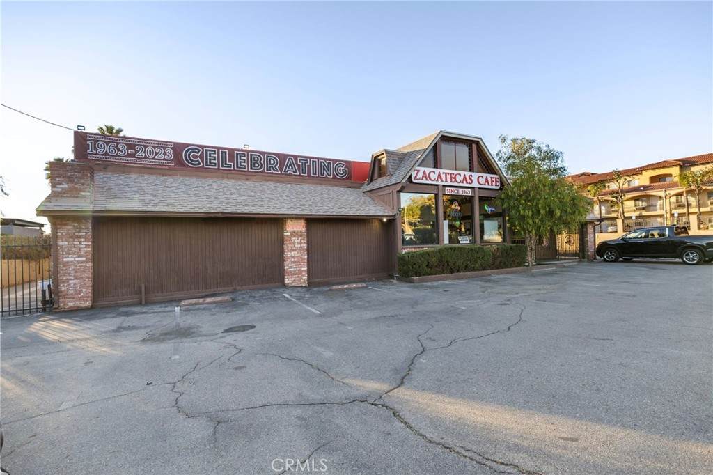 3767 Iowa Avenue - Photo 1