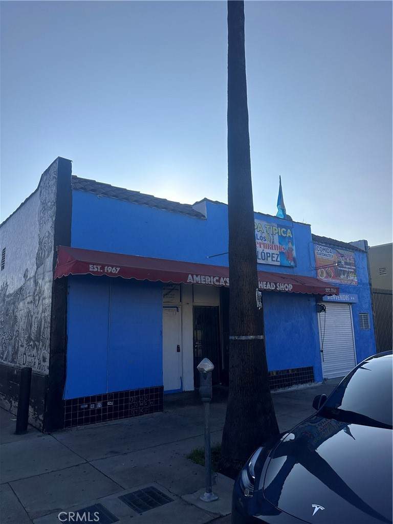 6700 Van Nuys Boulevard - Photo 1