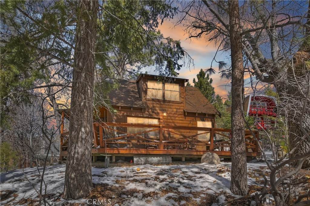 982 Villa Grove Avenue - Photo 1