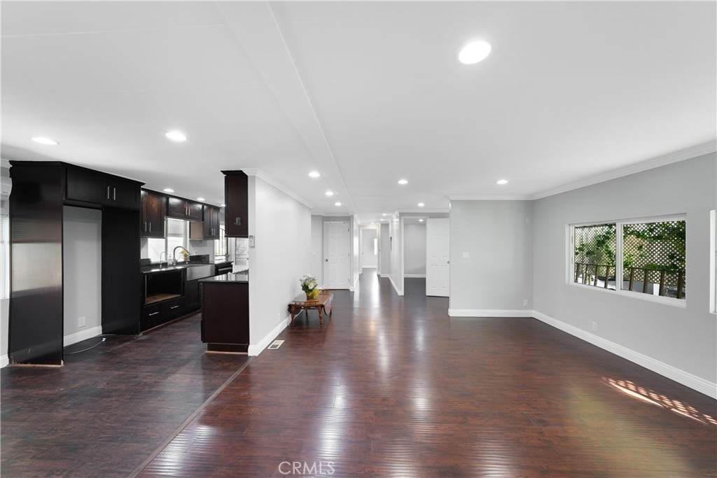 9851 Bolsa - Photo 1