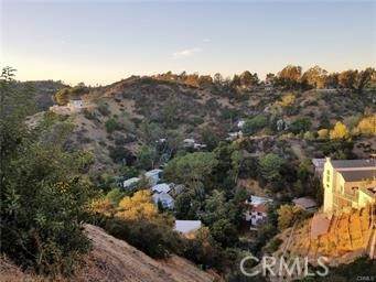 2537 Woodstock Road - Photo 1