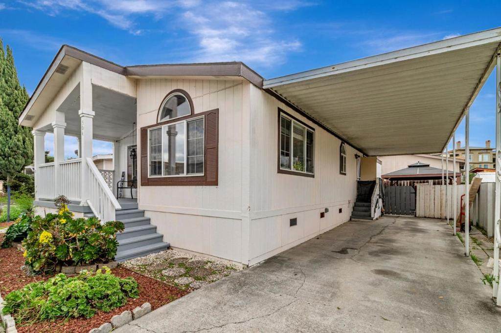 504 Summerland Drive - Photo 1