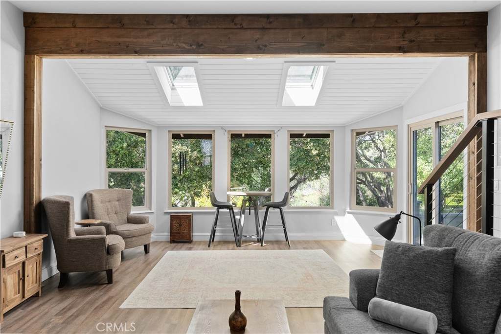 525 May Street - Photo 1