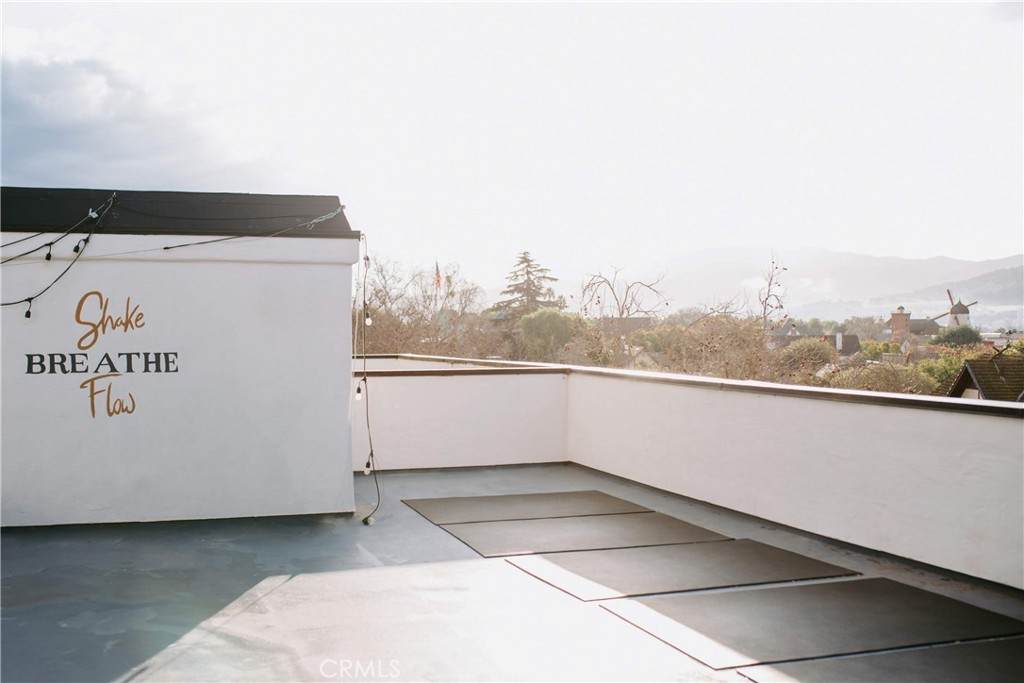  Address Not Published - Photo 1