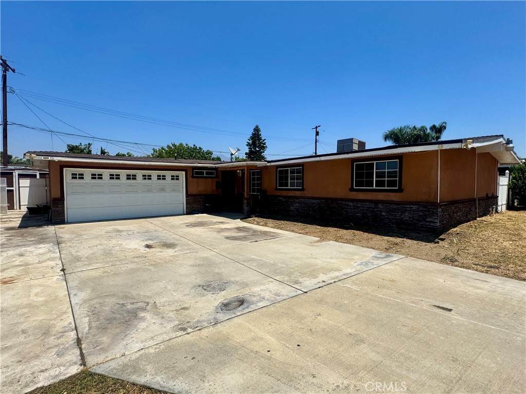 1113 Brewster Drive - Photo 1