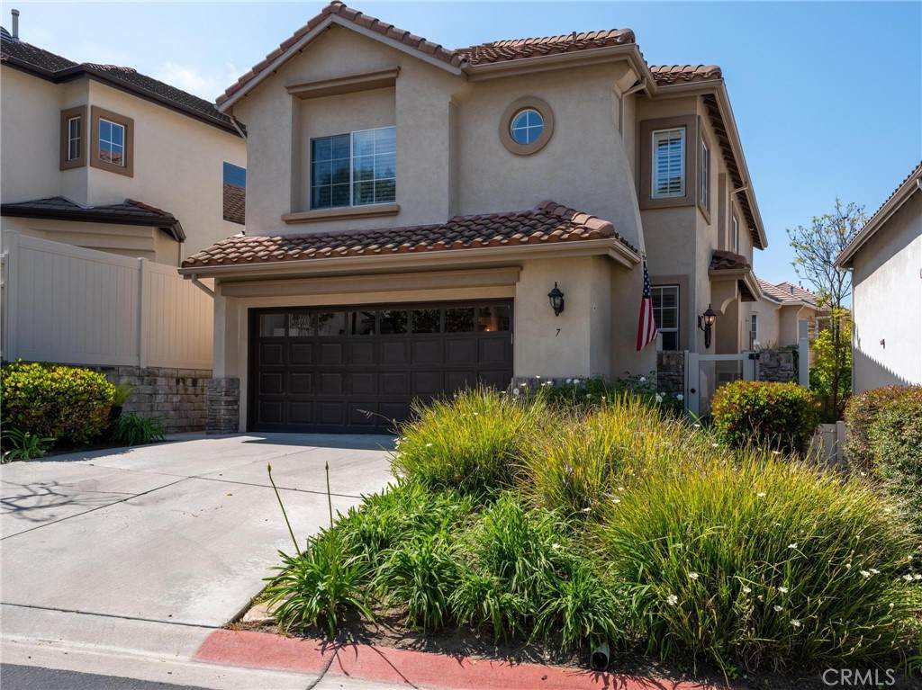 1129 Capitol Drive - Photo 1