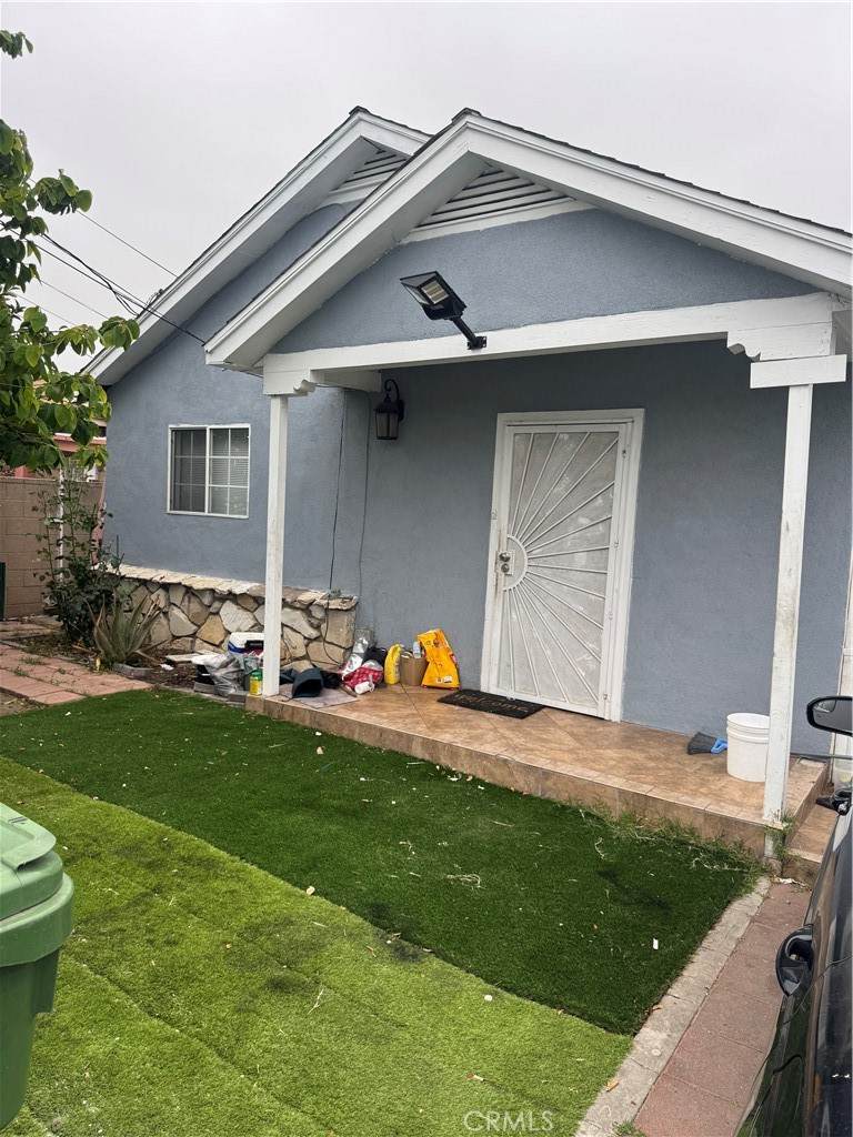 1610 Fries Avenue - Photo 1