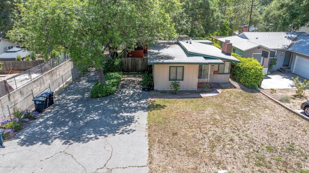 3226 Mills Avenue - Photo 1