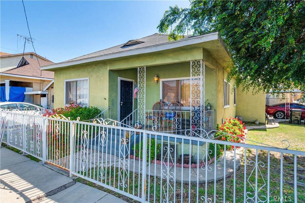 2202 Gates Street - Photo 1