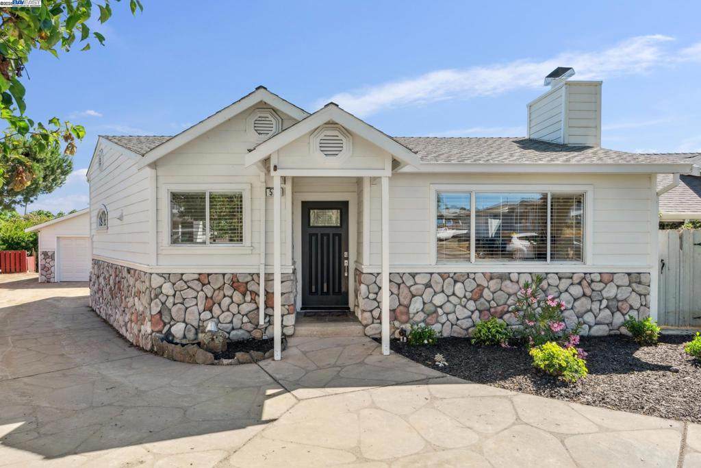 577 Dorothy Ln - Photo 1