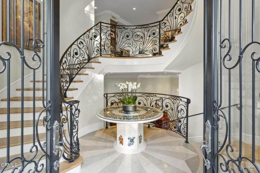 2112 Trentham Road - Photo 1