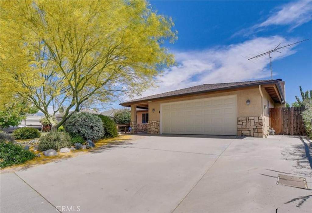 45943 Bentley Street - Photo 1